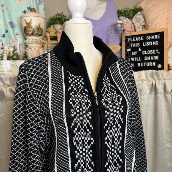 CJ Banks Black and White Zippered Cardigan with Geometric Pattern 1X - Picture 7 of 11